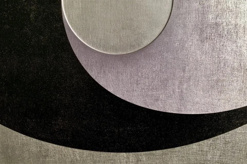 Hydroelectric Turbine Runner Wheel, a Midjourney sref remix: hydroelectric turbine runner wheel, curved stainless steel blades and central hub, machine-finished surfaces catching light, minimal graphic style